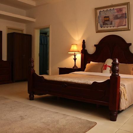 Embassy Suites Hotel มอนโรเวีย ภายนอก รูปภาพ